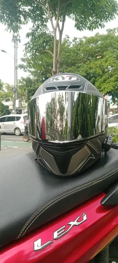 DIJUAL CEPET HELM KYT TT-COURSE