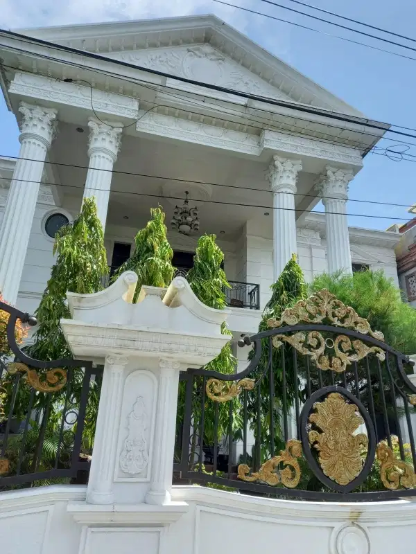 rumah mewah istimewa