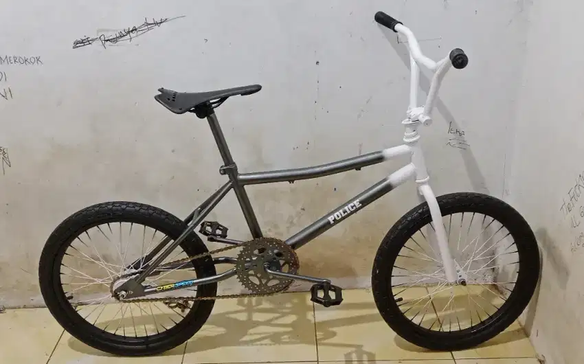 Sepeda bmx clasic 20inch