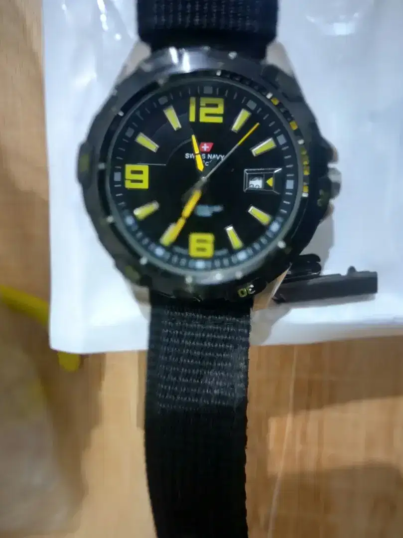 Jam tangan Swiss Army