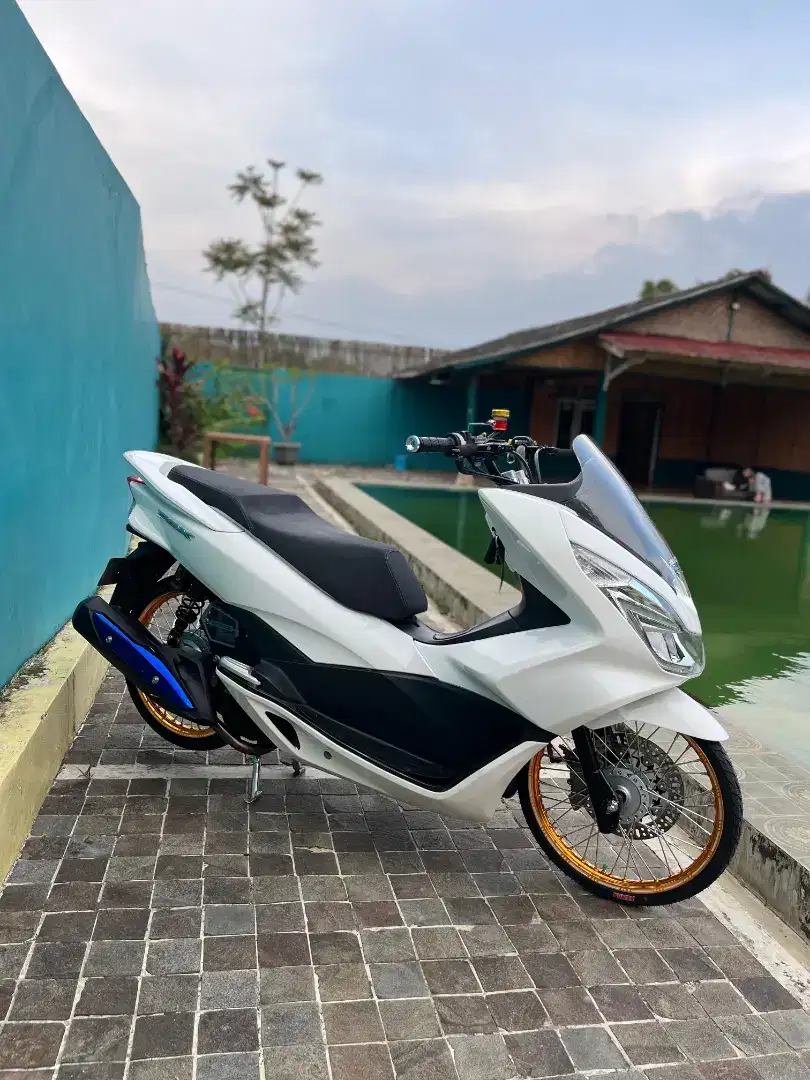 Honda pcx cbu vietnam