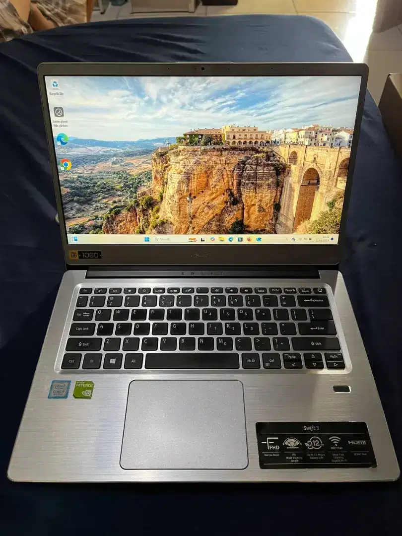 Acer swift 3 silver 4/256gb+1tb nvidia mx150 4gb fullset resmi INDO