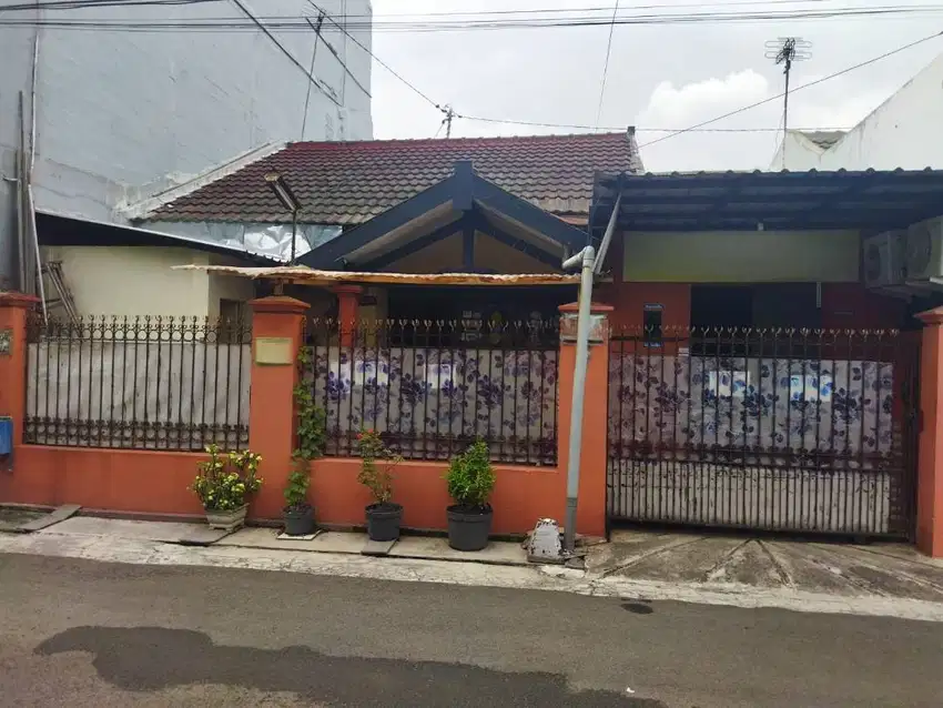 Dijual cepat rumah SHM area jl titan sulfat