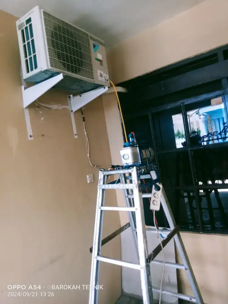 Jasa service AC, cuci ac, bongkar pasang ac, isi freon dan instalasi