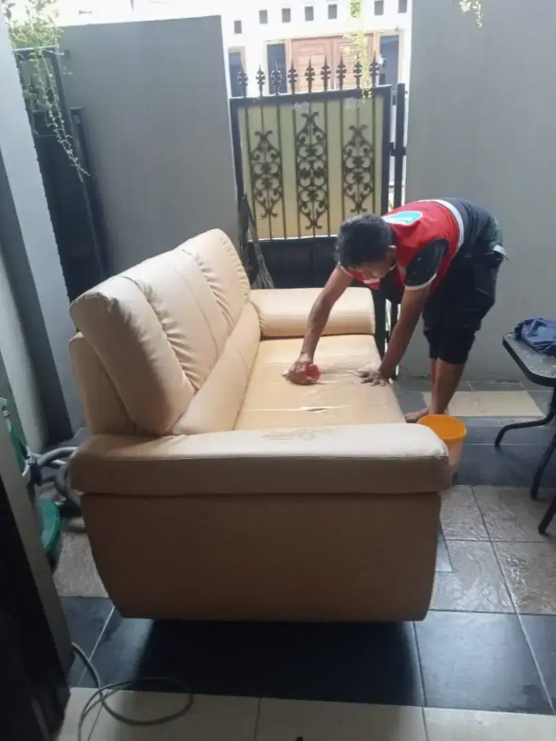 Jasa cuci sofa kasur jok mobil