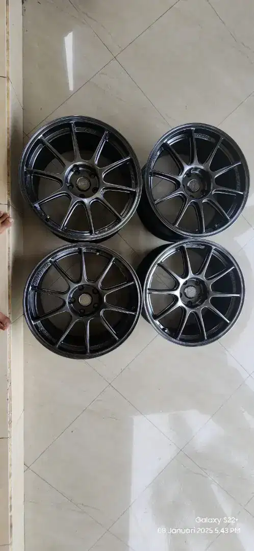 Velg R18 FF1 Tc105x