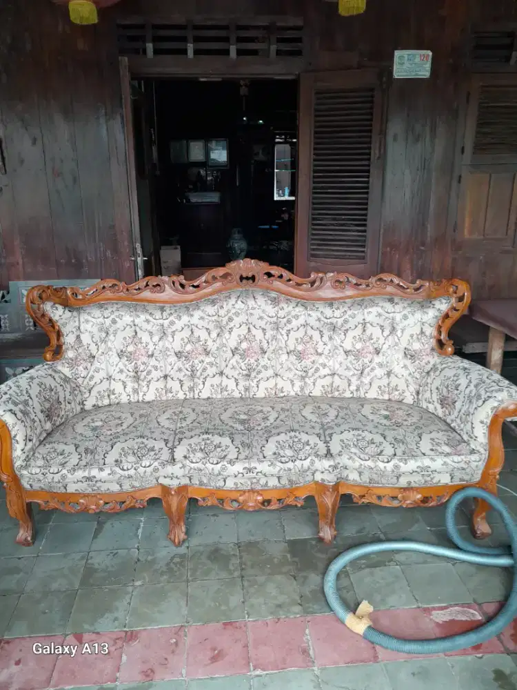 Jasa cuci karpet kantor vinyl jok mobil sofa kasur karpet dll