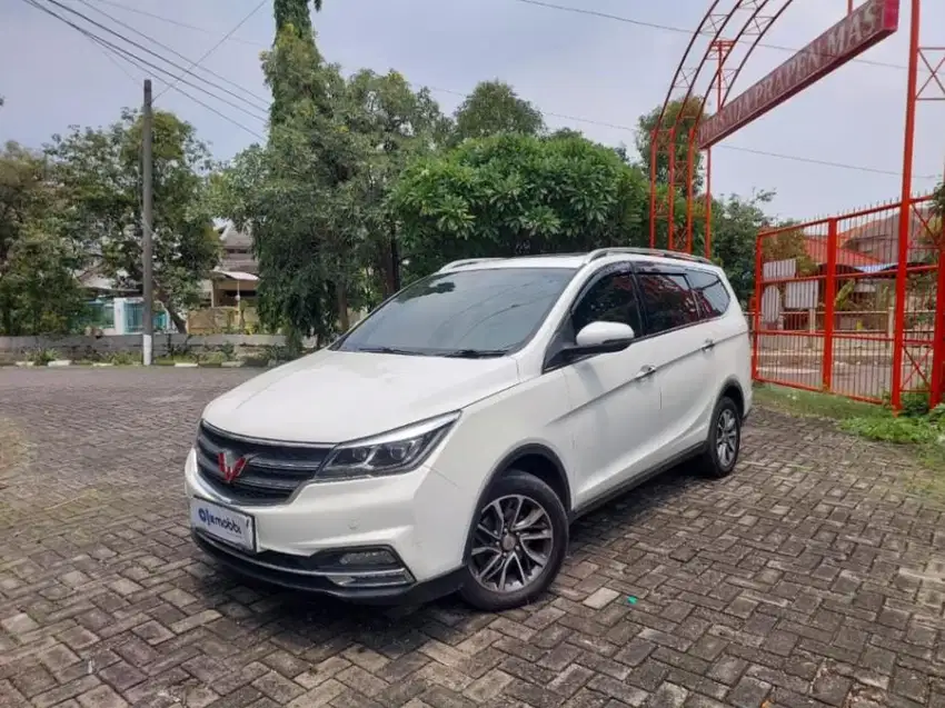 DP RENDAH Wuling Cortez 1.8 L Lux Bensin-MT 2018 PUTIH JY