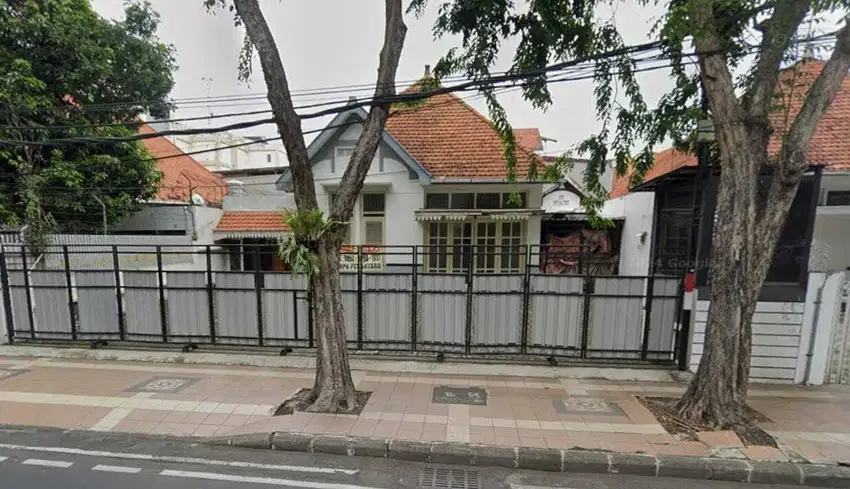 Raya Darmo Bangunan Komersial. Jalan Raya Utama Pusat Kota LT 16x33=51