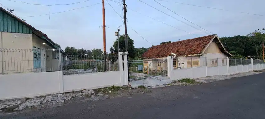 Disewakan Ex-Rumah Dinas - Cocok untuk Komersial/Rumah (Jalan Awikoen)