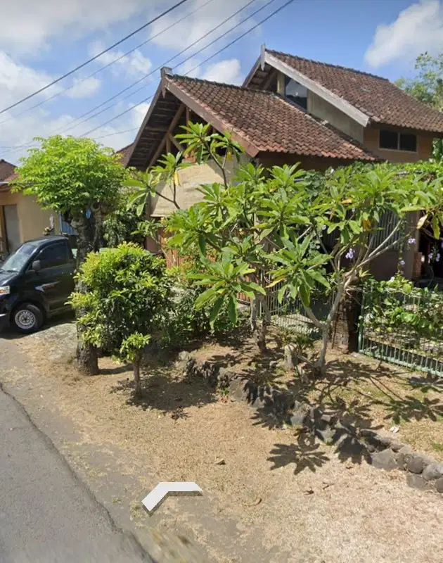 Dijual Rumah Semi Villa di Kawasan Jalan Cekomaria Denpasar utara.