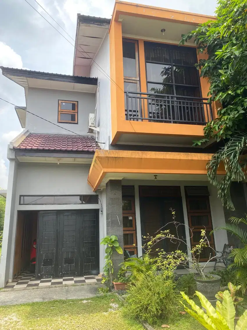 Di Jual Rumah 2 Lantai dengan lokasi strategis di Pekanbaru