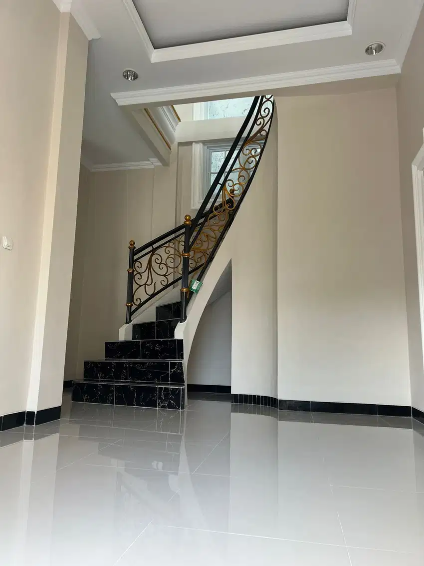 Dijual Rumah 2 Lantai Area Janti Jl. Solo Dekat Mall Amplaz: SHM, IMB