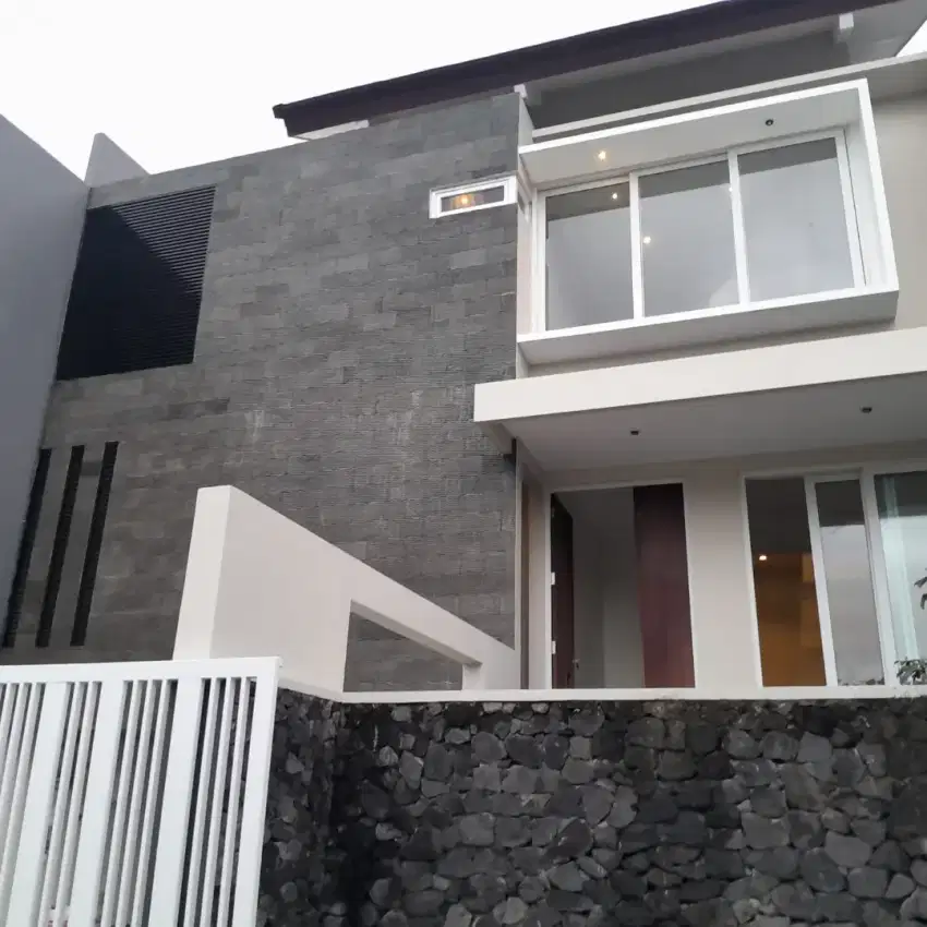 DJUAL Rumah Mewah 3LT Ungaran Dgn 3KT Dkt Jalan Utama Ungaran