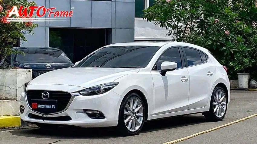 [LOW KM] Mazda 3 HB Hatchback Full Spec NIK 2018