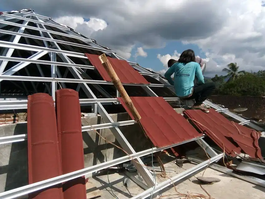 Baja Ringan Untuk Renovasi Pengganti Atap Rumah Yg Sudah Lapuk