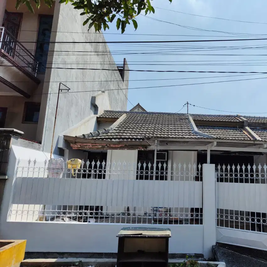 DIJUAL RUMAH DARMO INDAH BARAT DEKET SEKOLAH