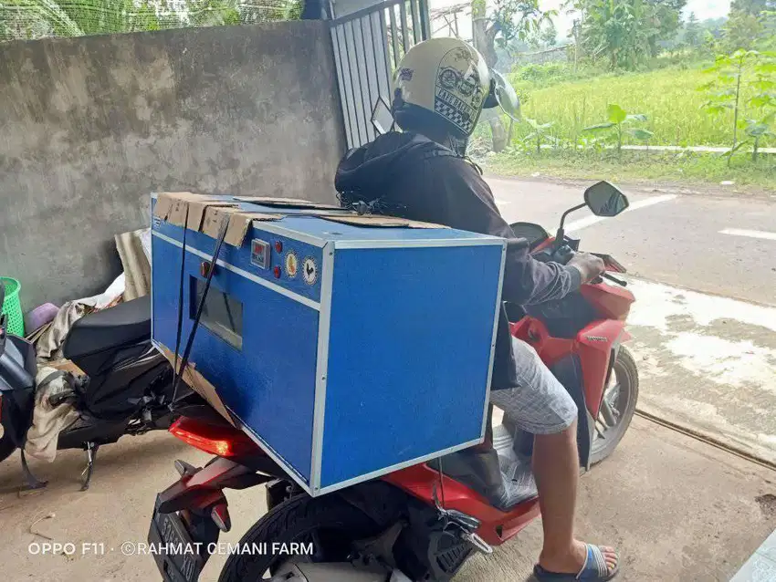 Mesin penetas telur otomatis