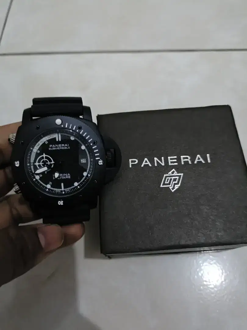 Jam tangan pria PANERAI masih baru