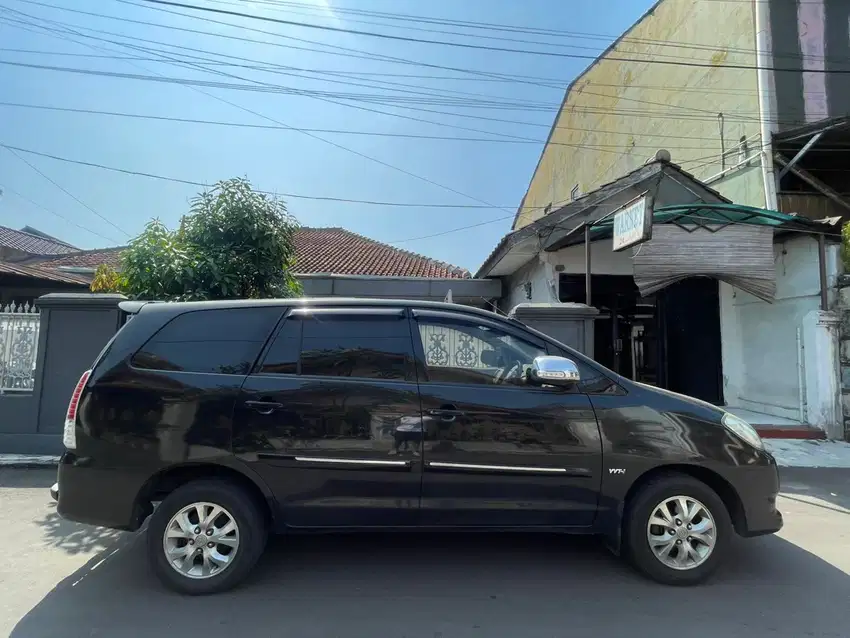 Toyota Kijang Innova 2009 Bensin