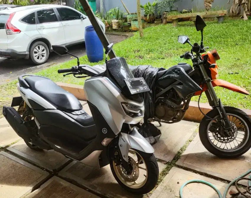 Yamaha nmax 2022 silver abs connected