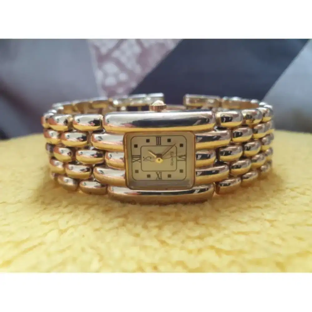 Jam Tangan Vintage Paul Sebastian Gold Tone Watch