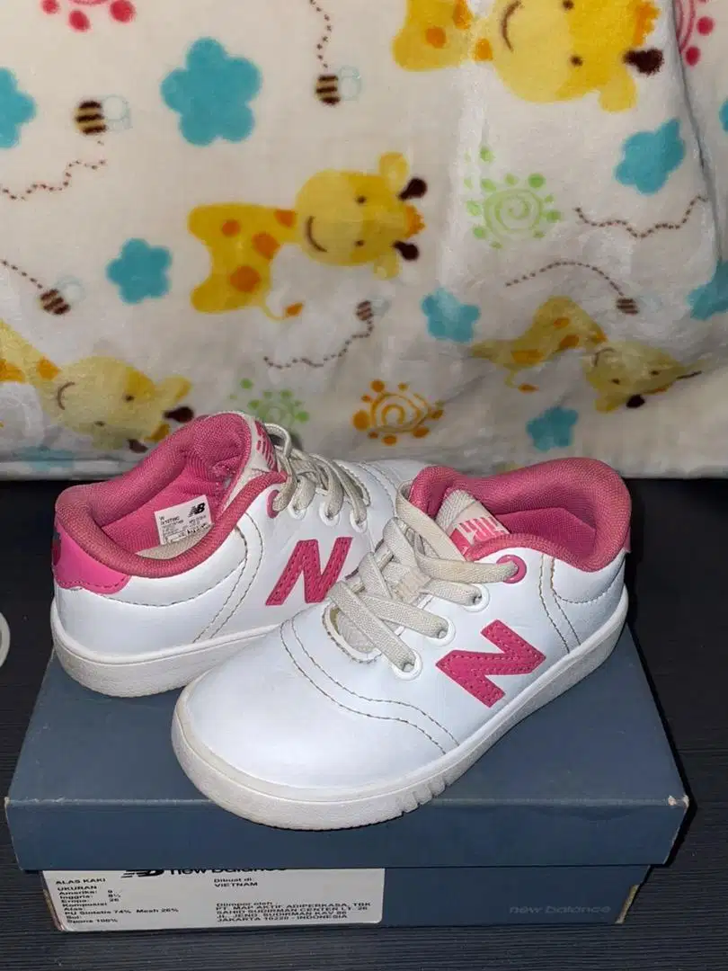 Jual sepatu anak new balance