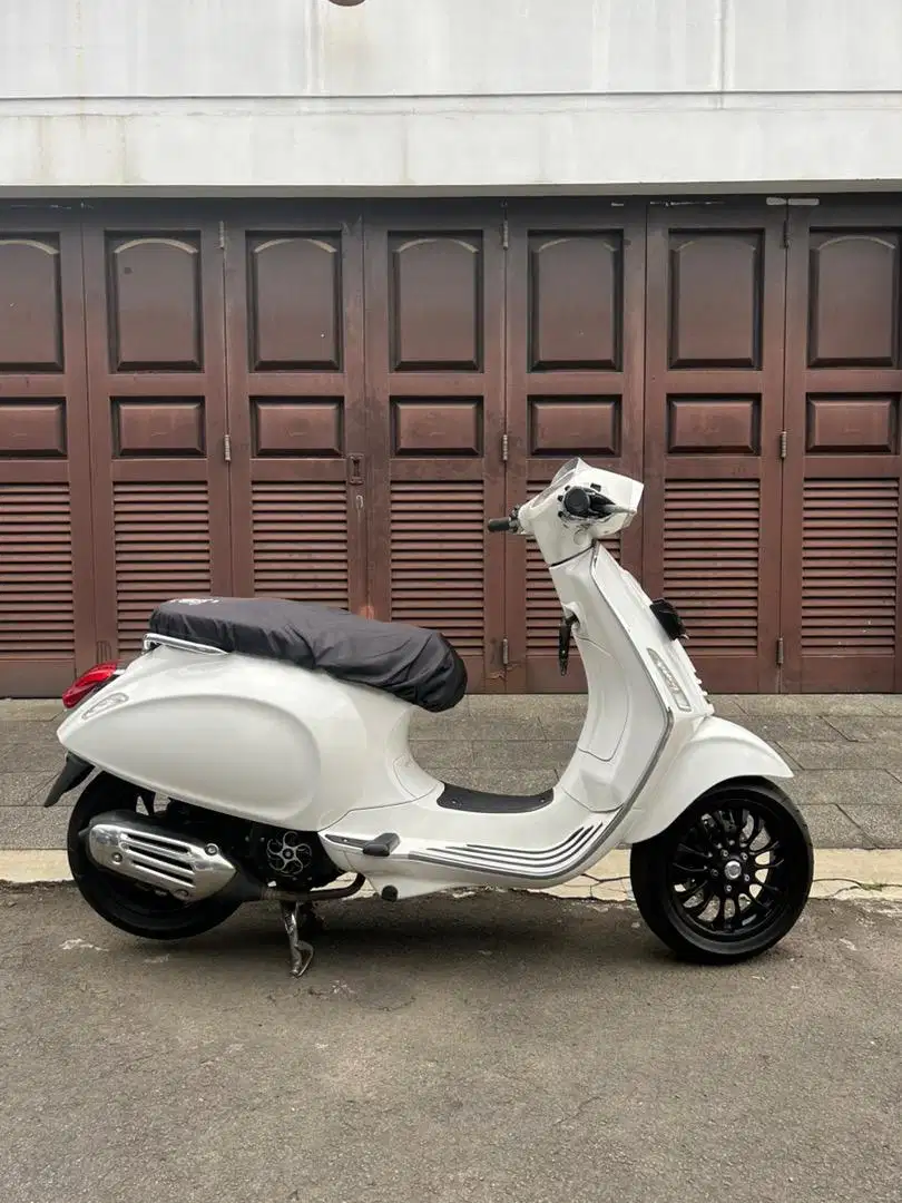 Vespa sprint 2018 white favorite