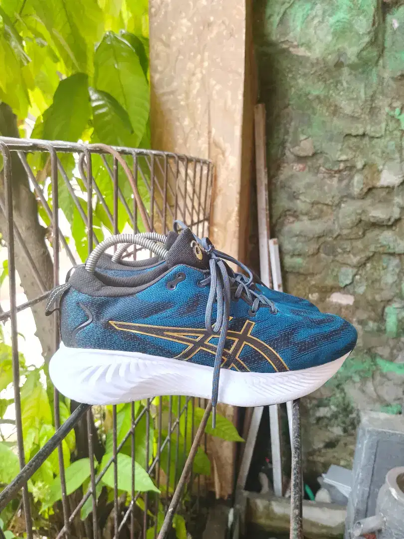 Sepatu sporty running asics