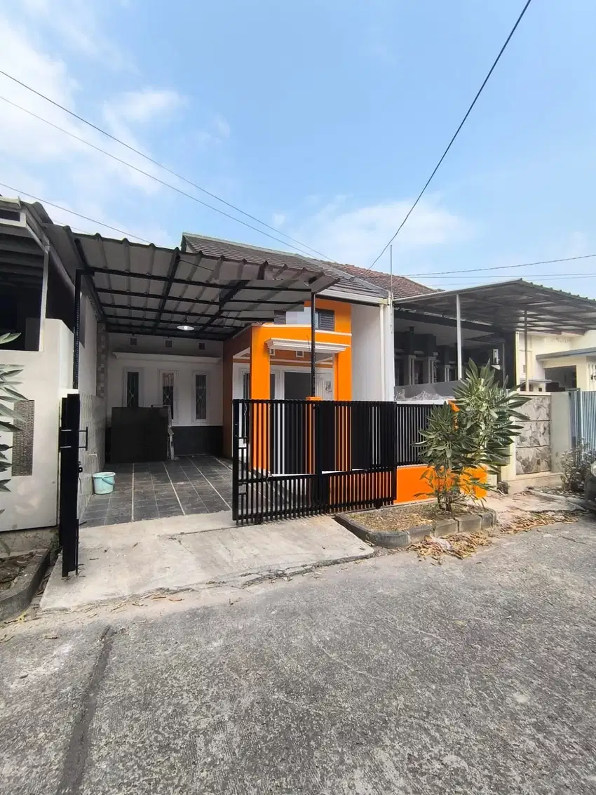 Rumah Terawat Siap Huni Kawasan Blok Favorit di Taman Kopo Indah 3