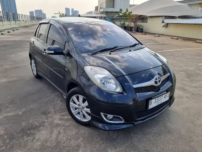 Toyota Yaris type S Limited Matic (terlengkap) th 2011,,gesit irit gan