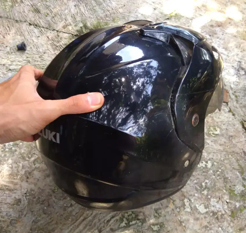 Helm SUZUKI Original Medium Hitam Polos Bekas Masih Layak