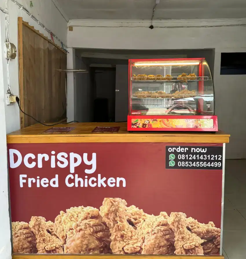 Dijual Etalase Ayam Crispy kondisi bagus dan ada pemanas