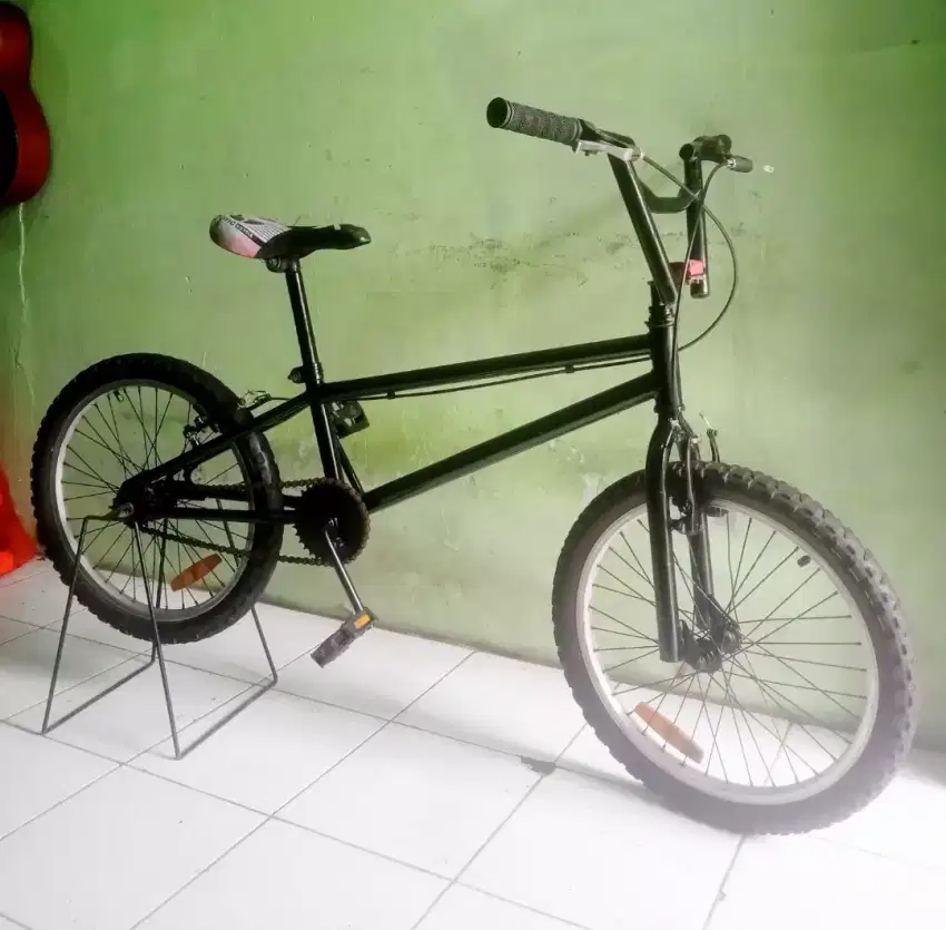 Sepeda BMX UK ban 20