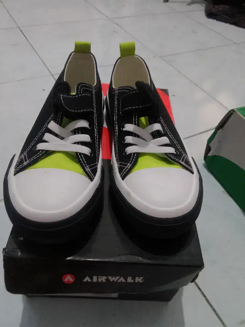 Sepatu Air Walk