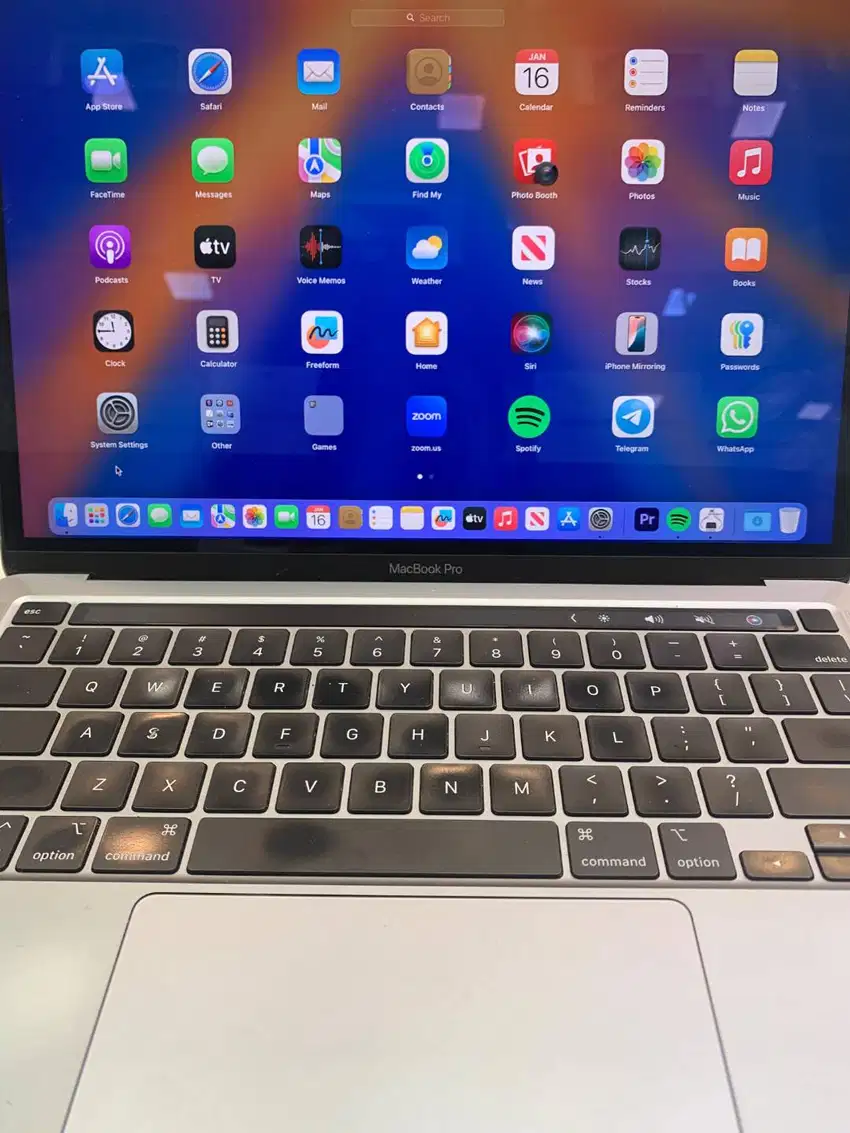 MacBook Pro 2020 i5 16/1 TB