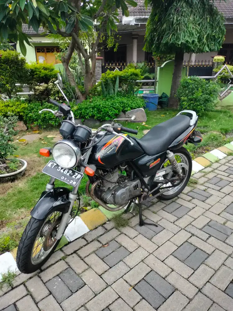 Suzuki thunder 250 tahun 2000