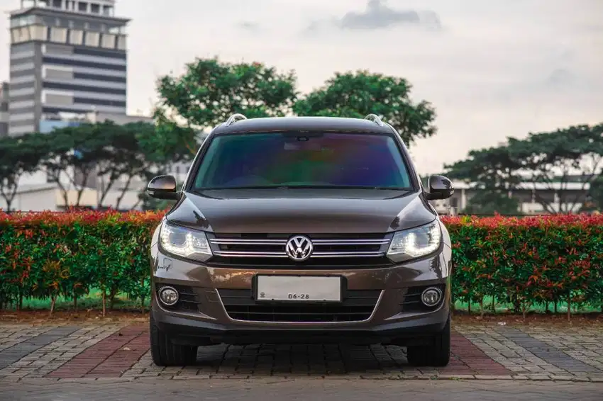 BARANG ANTIK ! VOLKSWAGEN TIGUAN 1.4 AT BROWN 2014/2015