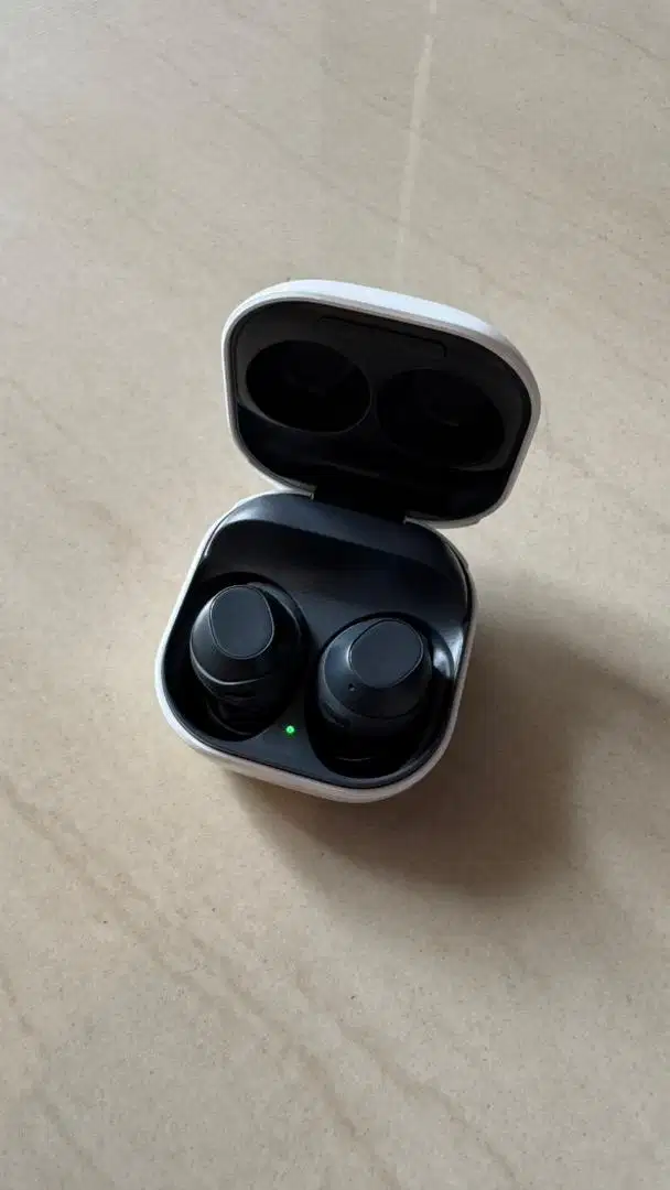 Samsung Galaxy Buds FE, resmi sein