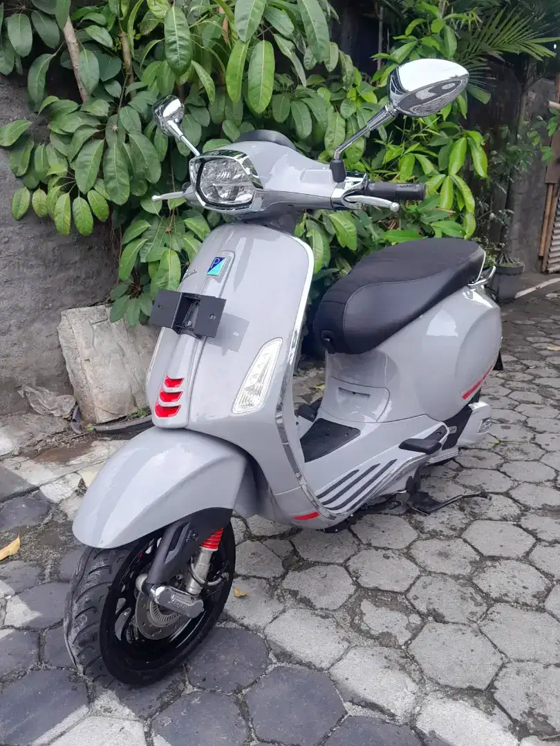 VESPA SPRINT S ABS ISTIMEWA