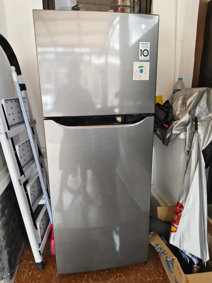 Di jual kulkas LG 2 pintu