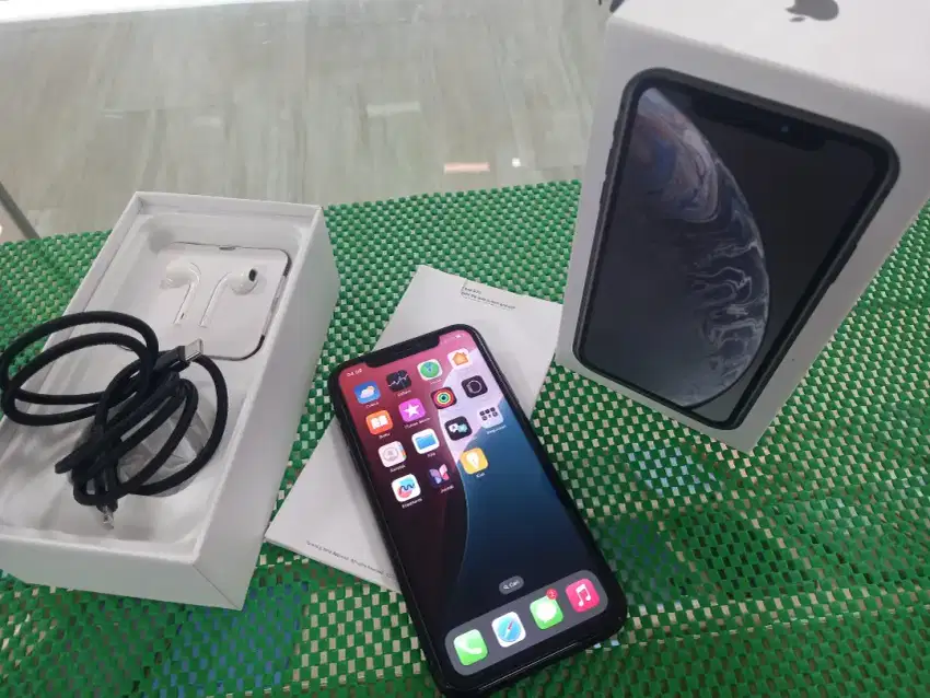 iPhone XR 128gb Beacukai (Terdaptar)lengkap mulus