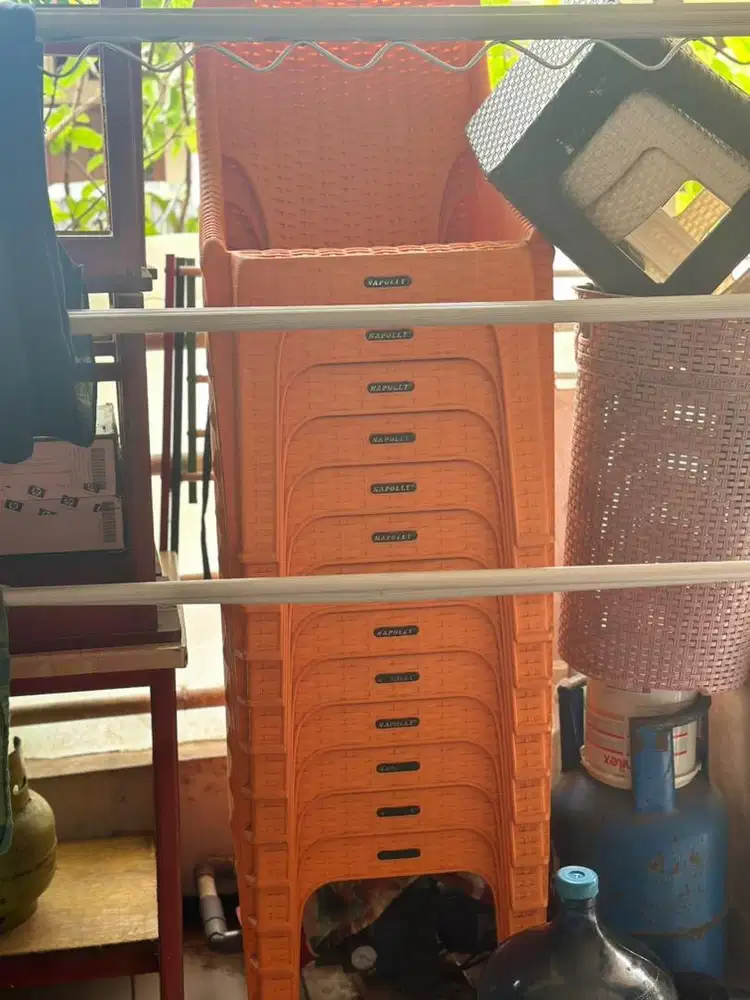 Bangku/Kursi Plastik Napolly Bekas/Second Murah Oren