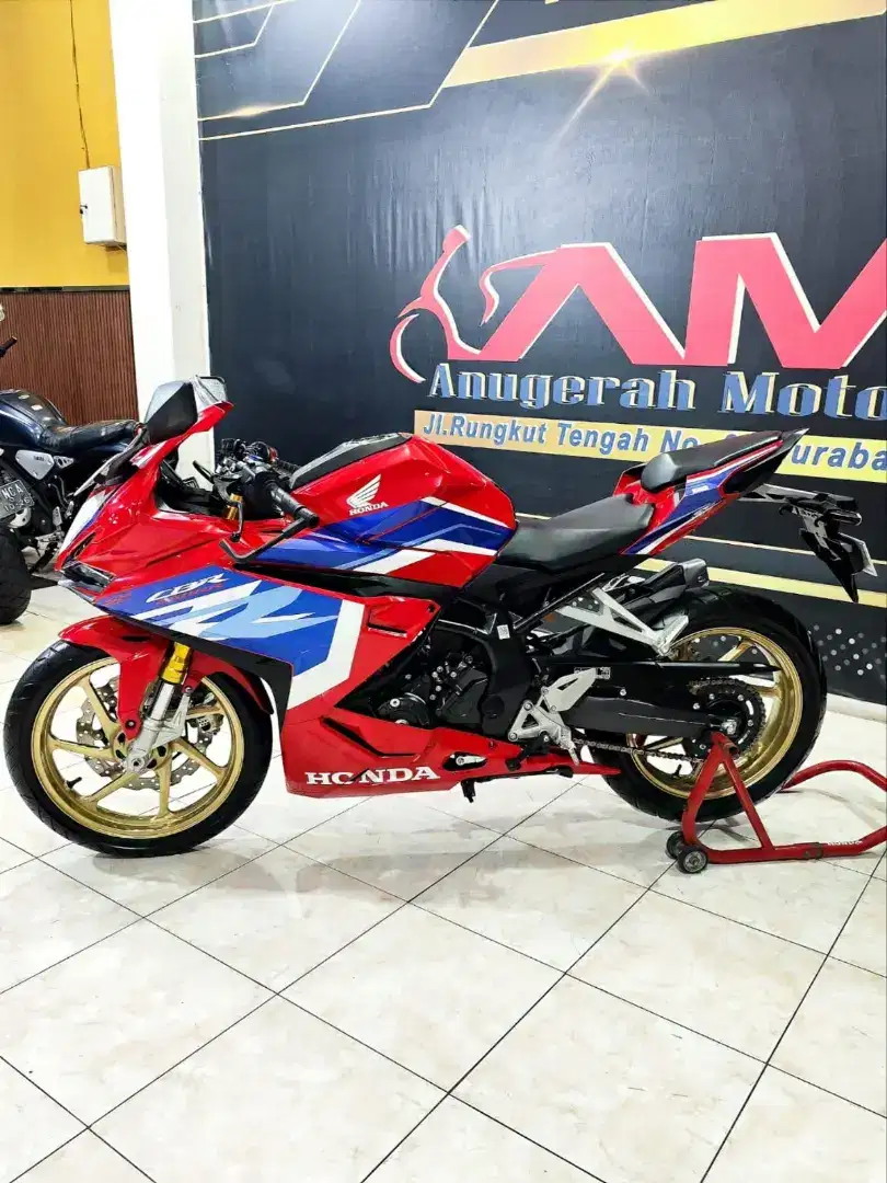 CBR 250cc SP ABS QS 2023 odo 2rb kece.Anugerah Motor rungkut tengah 81