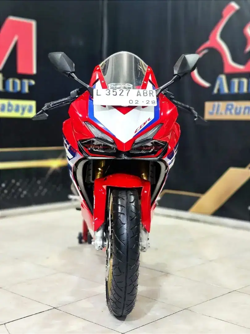 CBR 250cc SP ABS QS km 2rb siap pakai.Anugerah Motor rungkut tengah 81