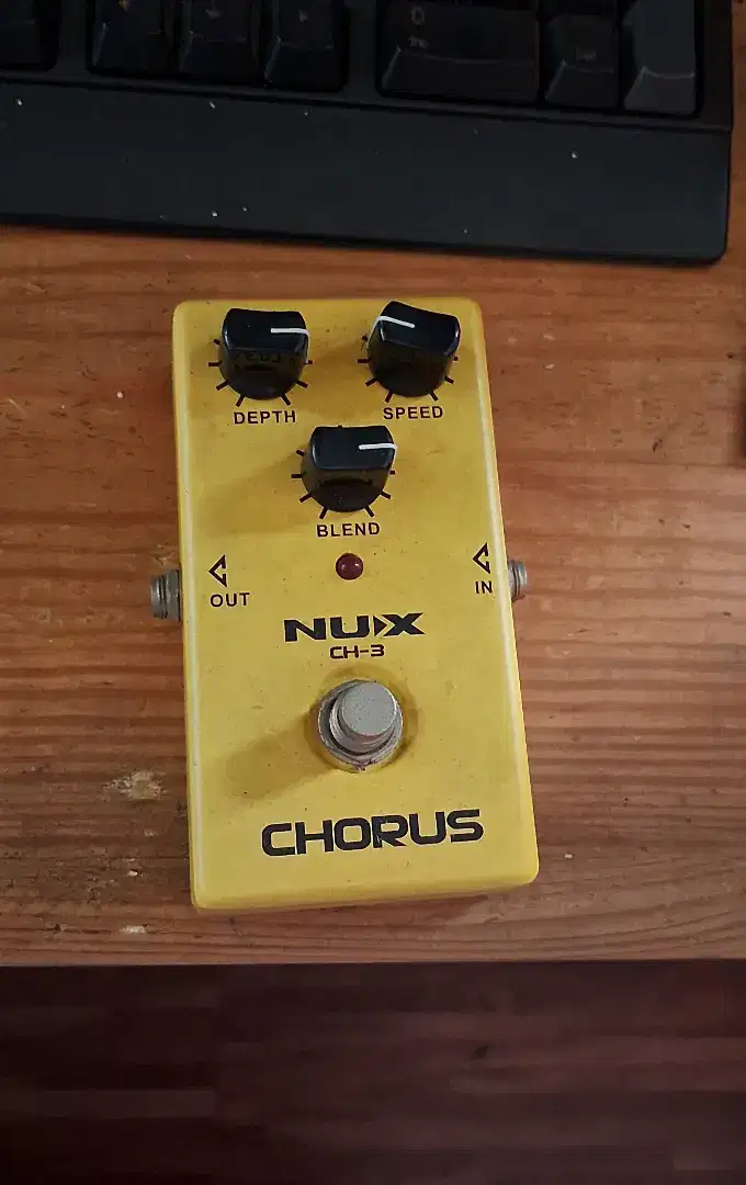 Efek gitar NUX CHORUS CH-3