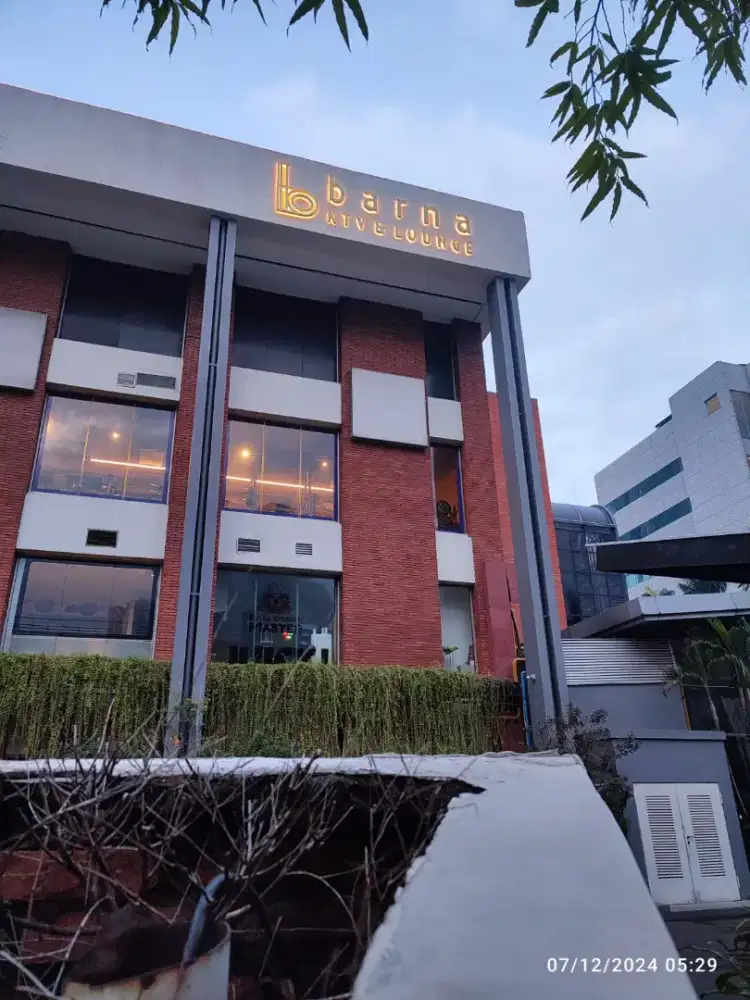 LOWONGAN KERJA WANITA  DI KARAOKE