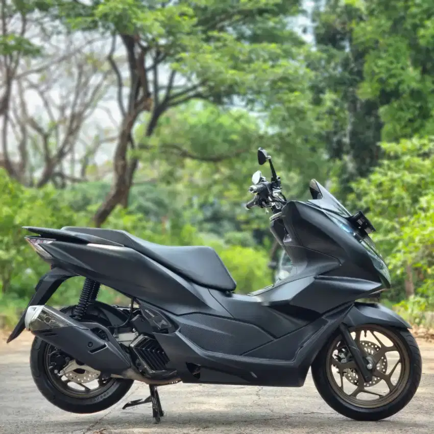 HONDA PCX 160 ABS 2023 HITAM KM LOW SIAP GAS SUPERB ABIS