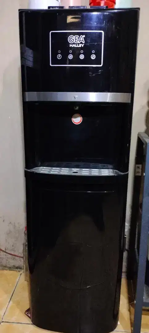 GEA WATER DISPENSER