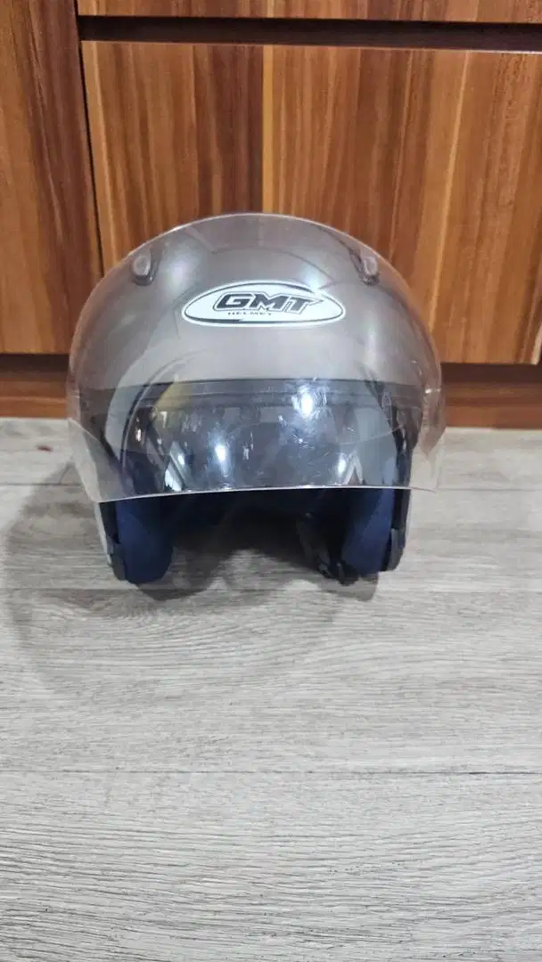 Helm GMT bekas Kondisi 95%